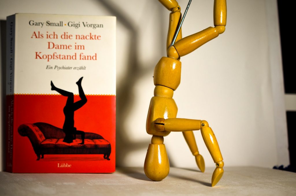 Als ich die nackte Dame im Kopfstand fand - ein Buch über Psychologie. Die Rezension auf www.nixzulesen.de